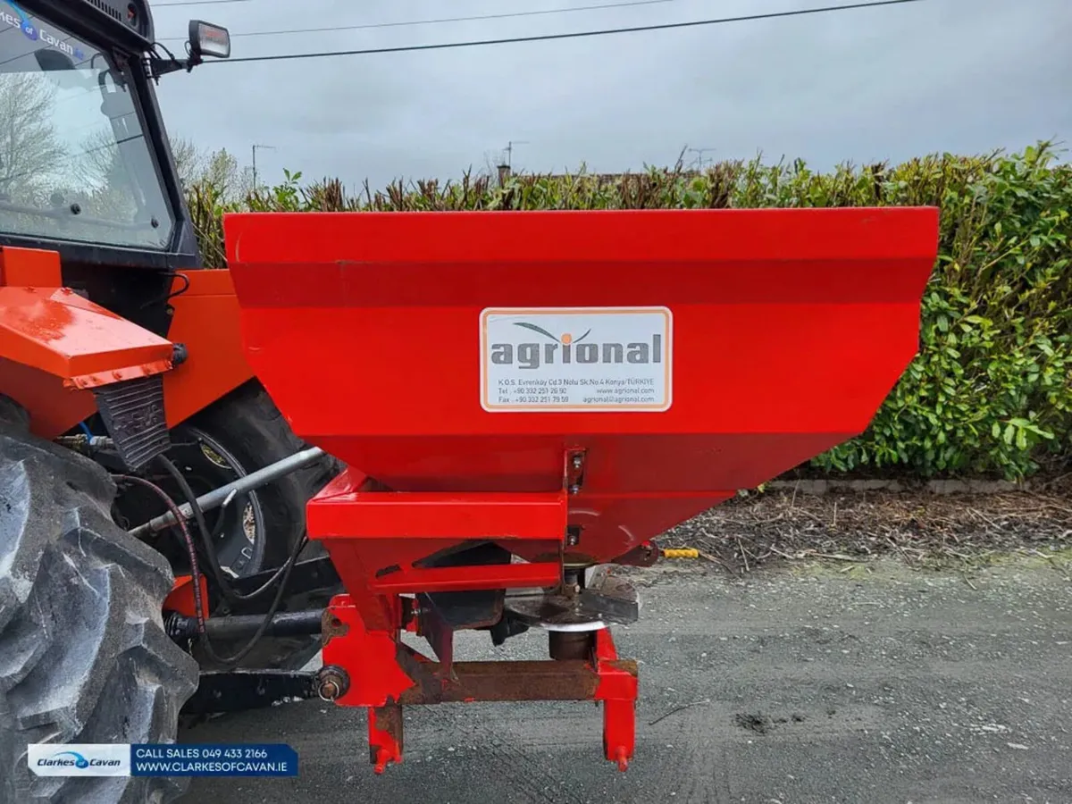 Agrional Fertiliser Spreader - Image 3