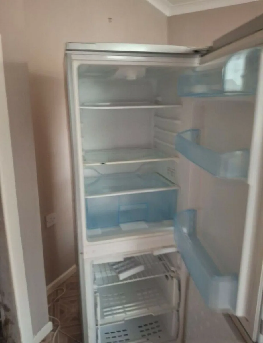 Fridge freezer - Image 2