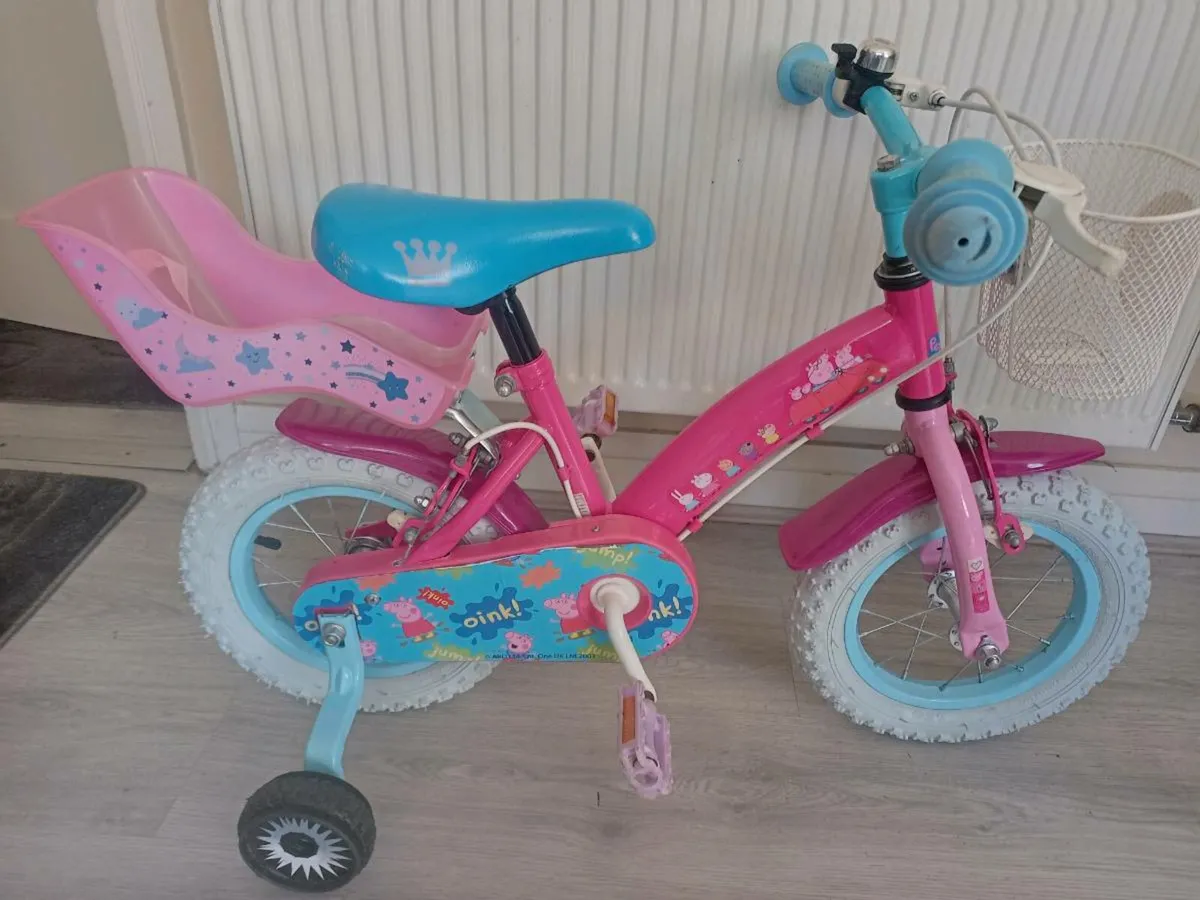 Kids pepper pig bike size 12 inch wheels. - Image 1