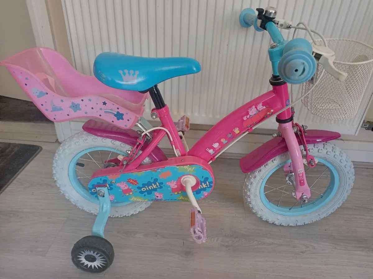 Kids pepper pig bike size 12 inch wheels. - Image 2
