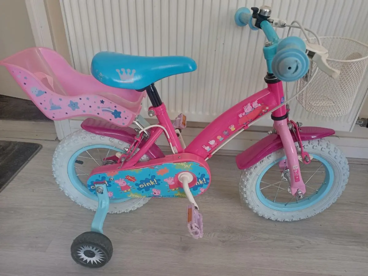 Kids pepper pig bike size 12 inch wheels. - Image 3