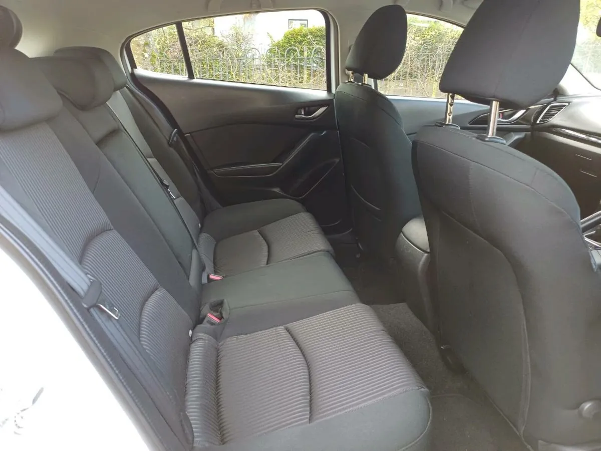 MAZDA3 2015 - Image 4