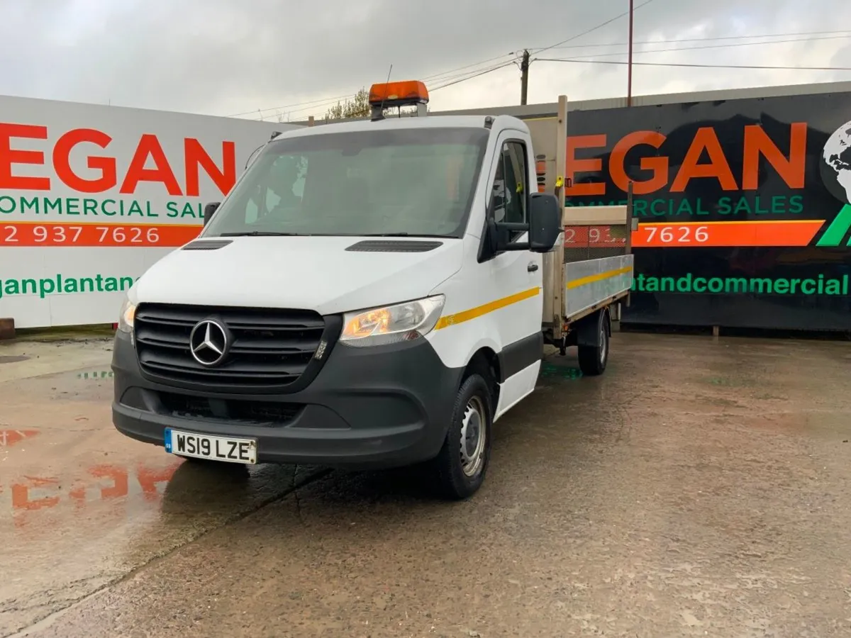 Mercedes-Benz Sprinter 3500kg 14ft Dropside Flat - Image 3