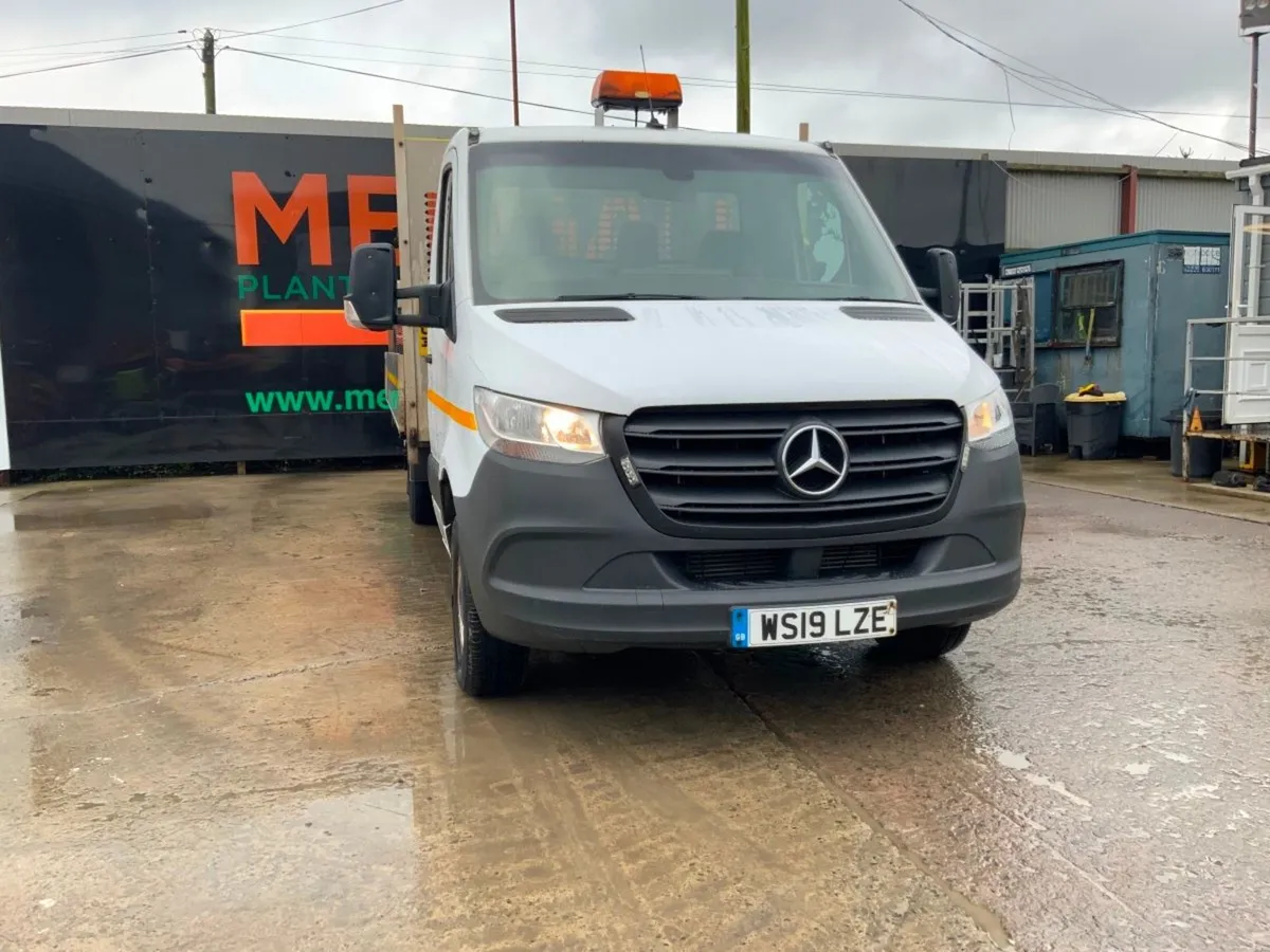 Mercedes-Benz Sprinter 3500kg 14ft Dropside Flat - Image 4