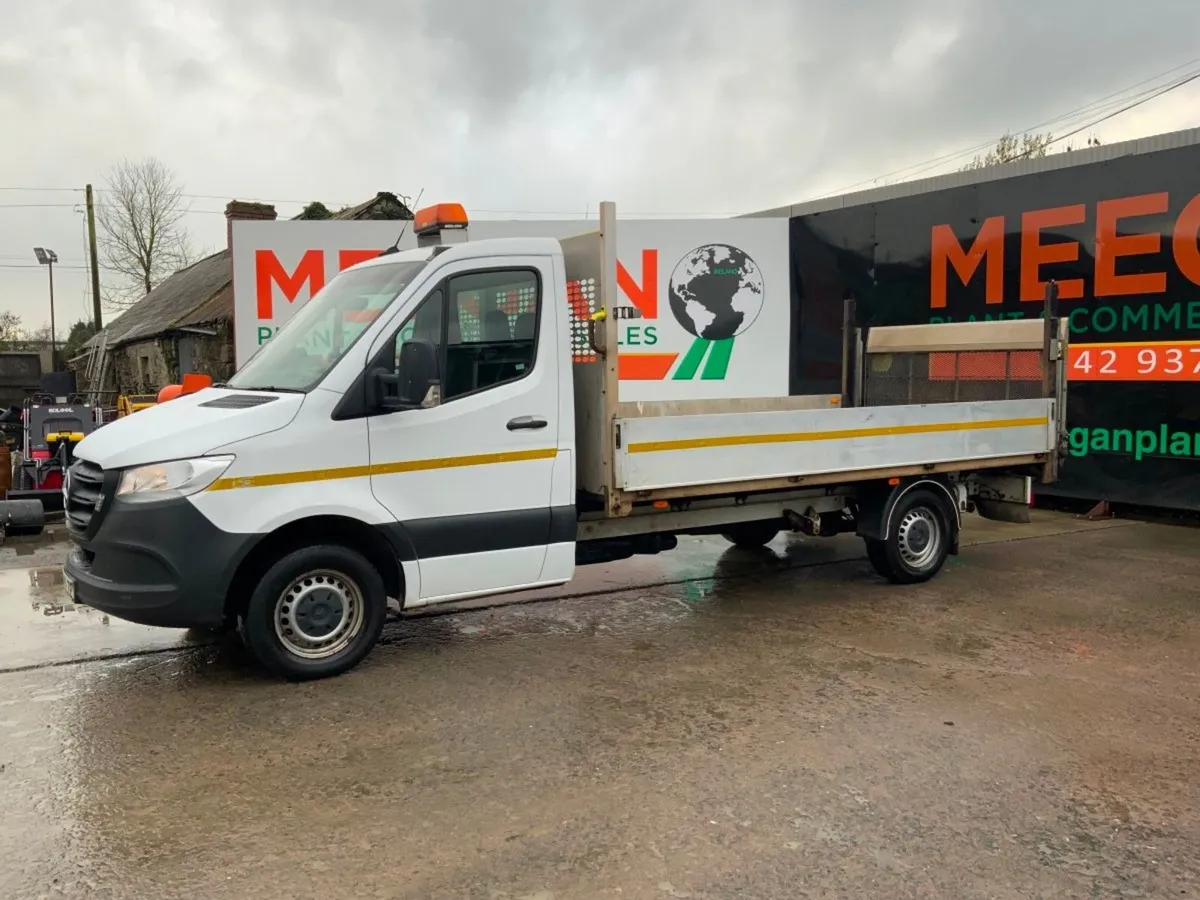 Mercedes-Benz Sprinter 3500kg 14ft Dropside Flat - Image 1
