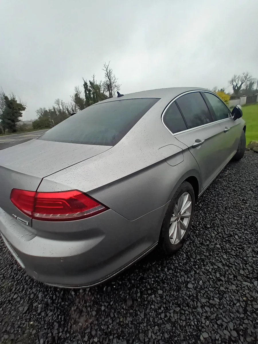 Volkswagen Passat 2015 - Image 3