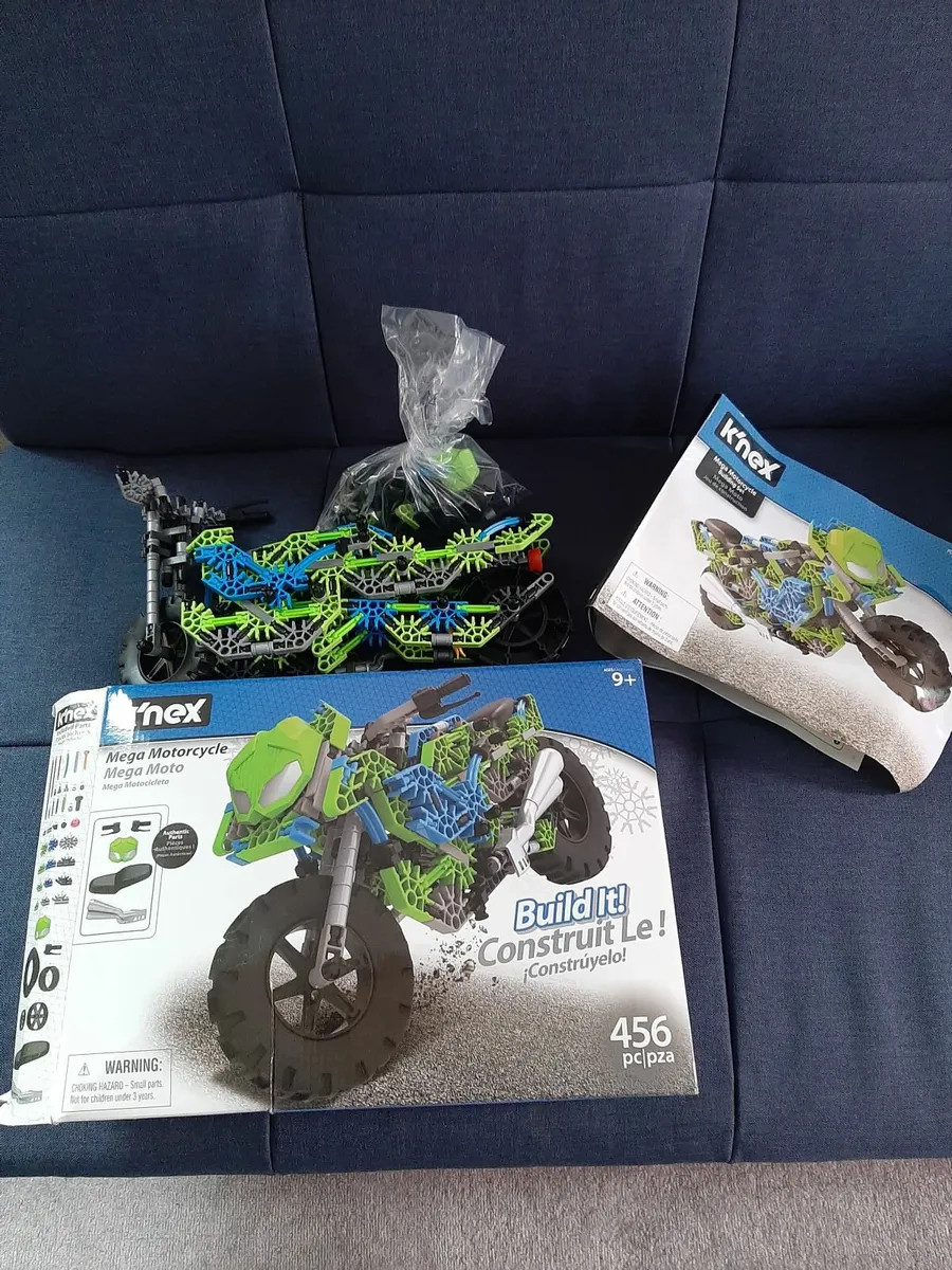 Large KNEX motorbike