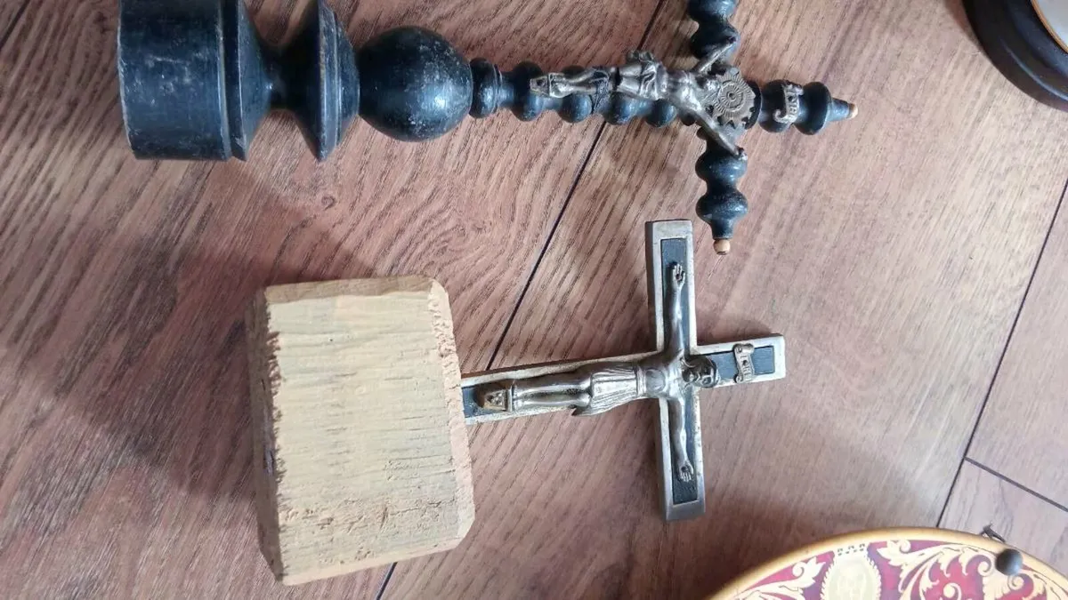 Vintage religious items - Image 2