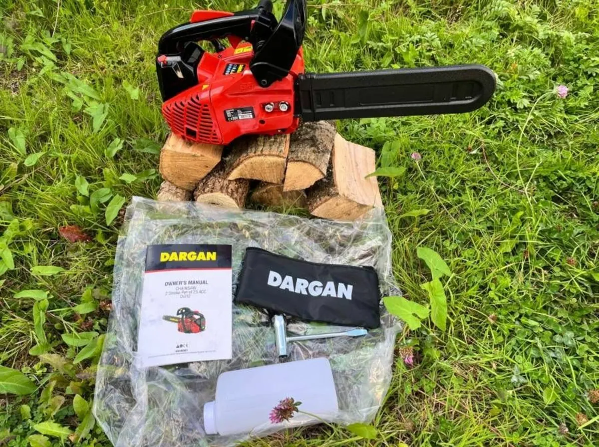 12" TOP HANDLE CHAINSAW NEW WITH FREE DELIVERY. - Image 1