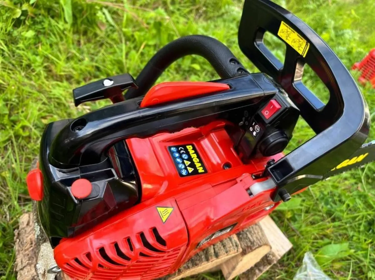 12" TOP HANDLE CHAINSAW NEW WITH FREE DELIVERY. - Image 2