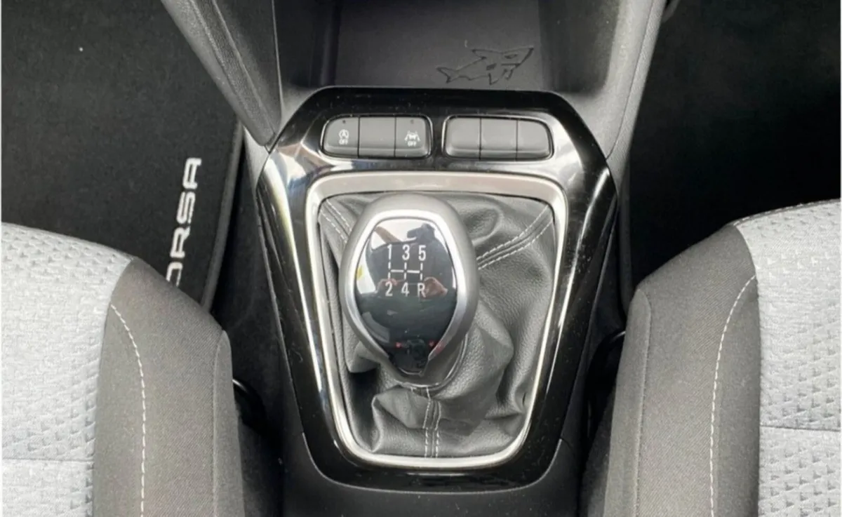 Opel Corsa Elegance 1.2i 75ps - Image 3