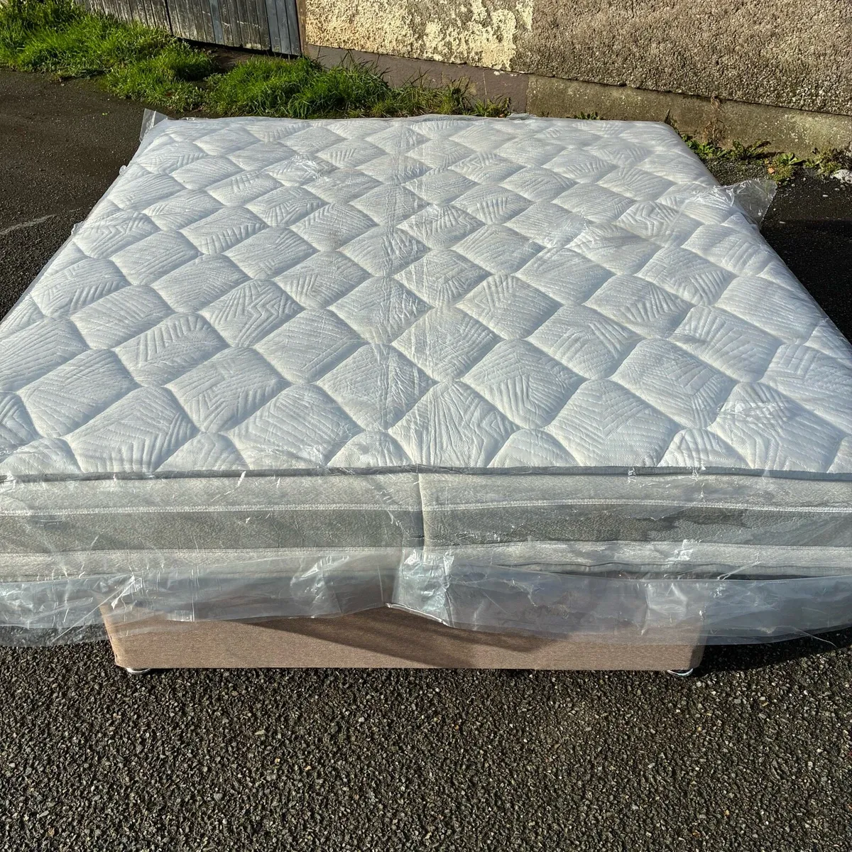6ft Super king Size 10” Mattress - Image 1