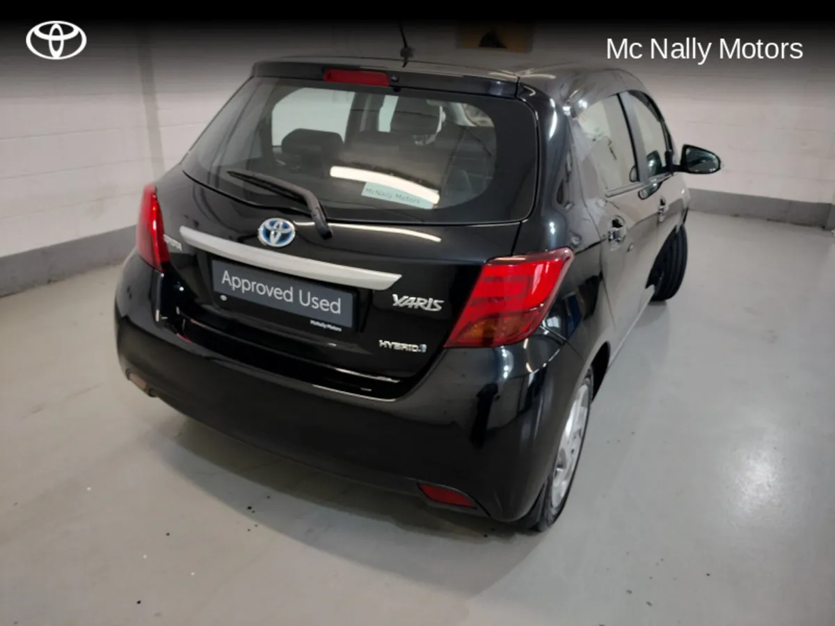 Toyota Yaris HYBRID LUXURY MC LOW KMS - Image 3