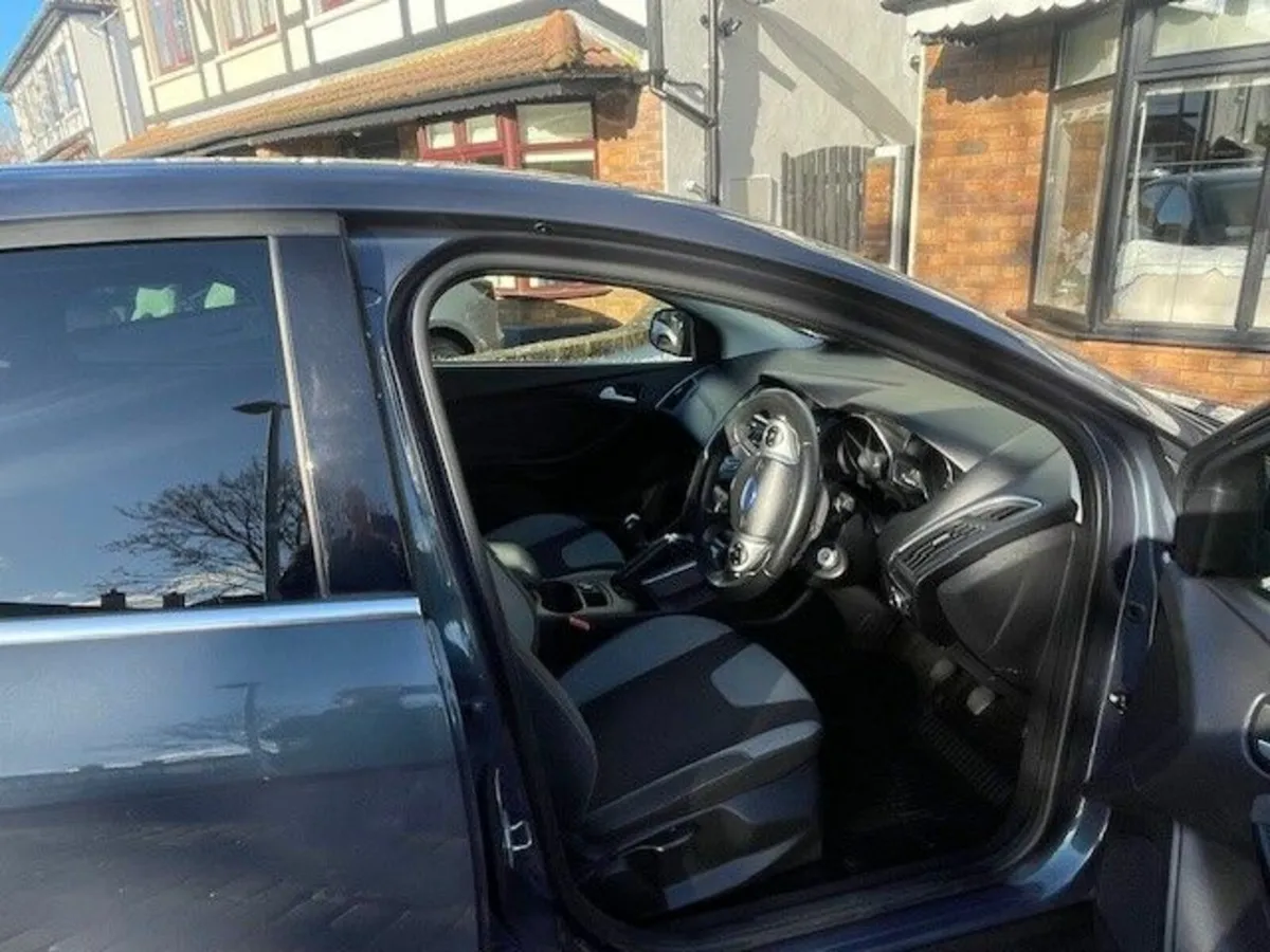Ford Focus 2014 - Image 2