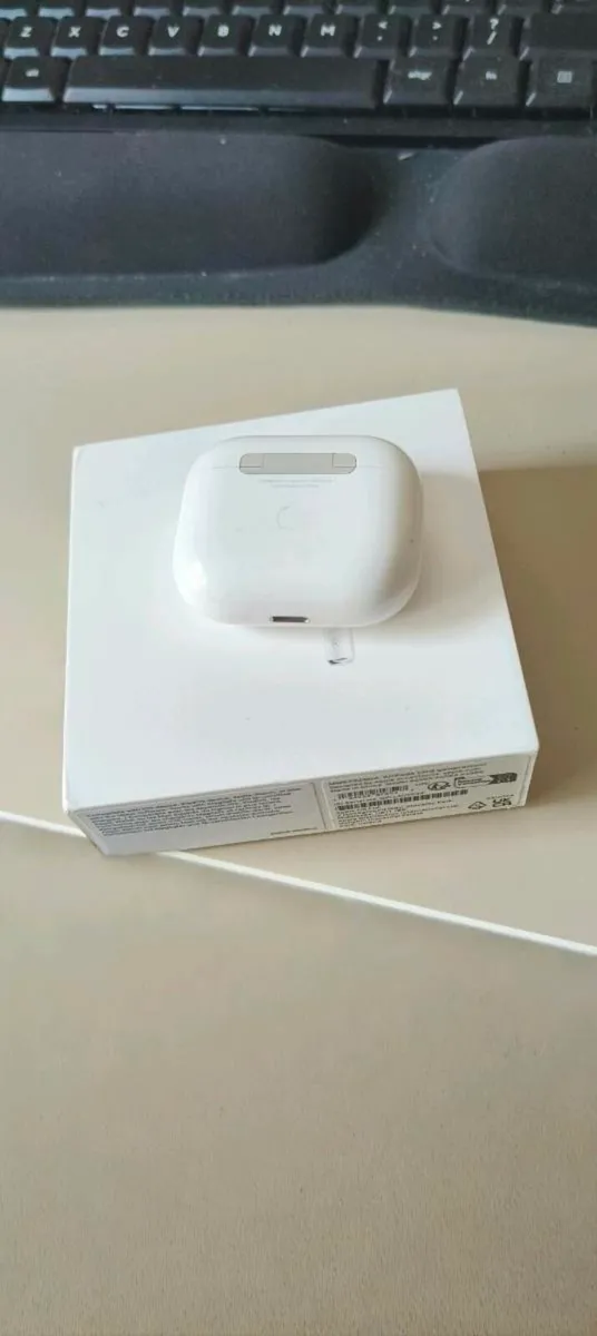 Apple Airpods 3rd gen - Image 1