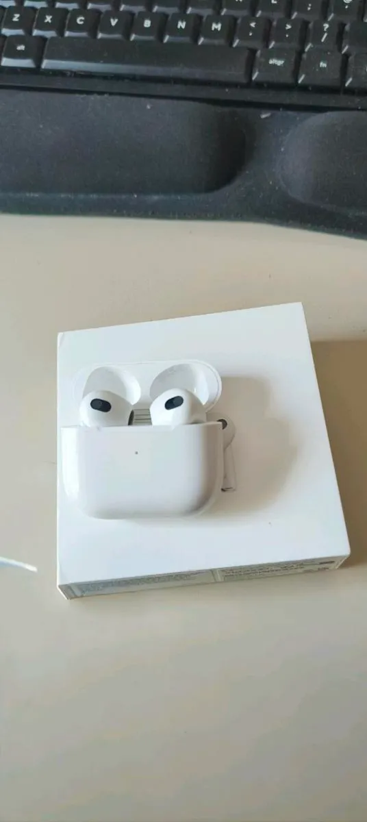 Apple Airpods 3rd gen - Image 2