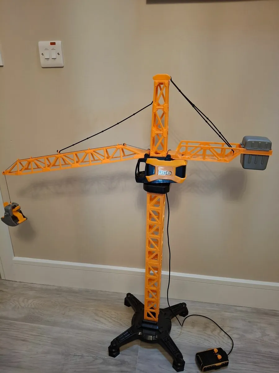 Remote control crane - Image 1