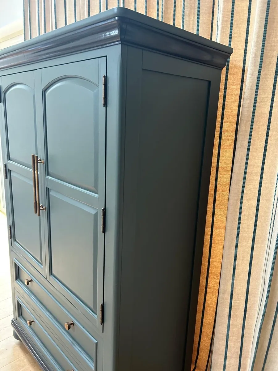 Pantry press/cabinet / kitchen unit / wardrobe - Image 2