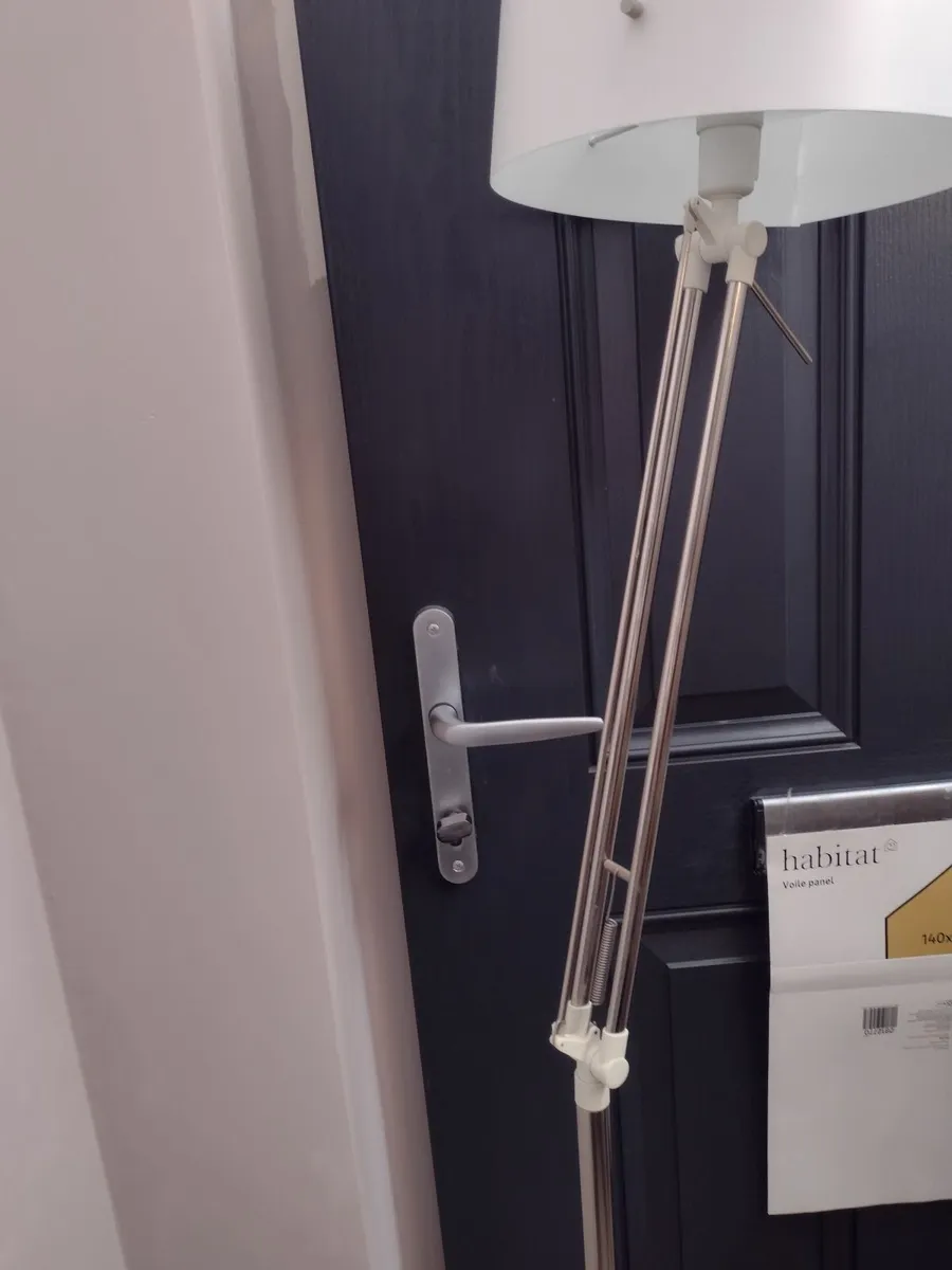 Tall chrome floor lamp - Image 3