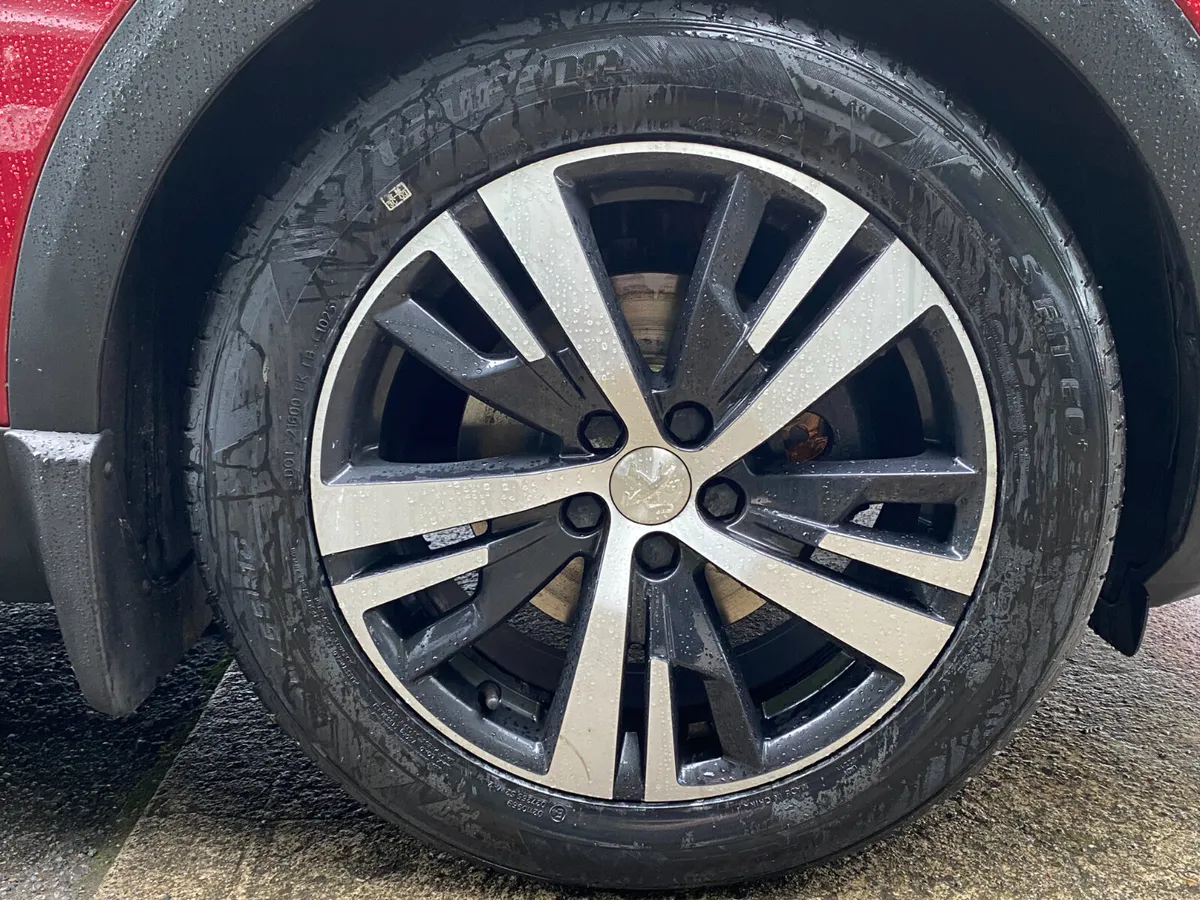 Peugeot 3008 1.5HDI 130hp GT Line - Image 4