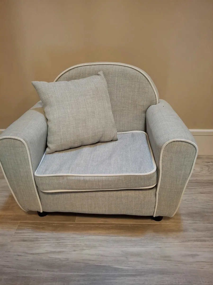 Childrens armchair - Image 1