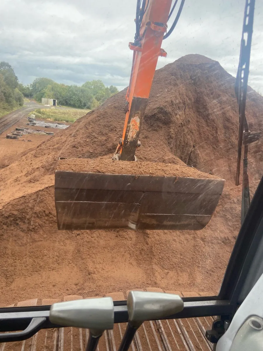 Dry Peat Bedding For Sale - Image 1