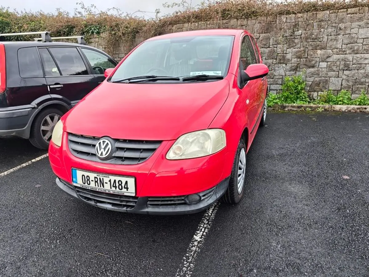 2008 Volkswagen Fox - Image 2