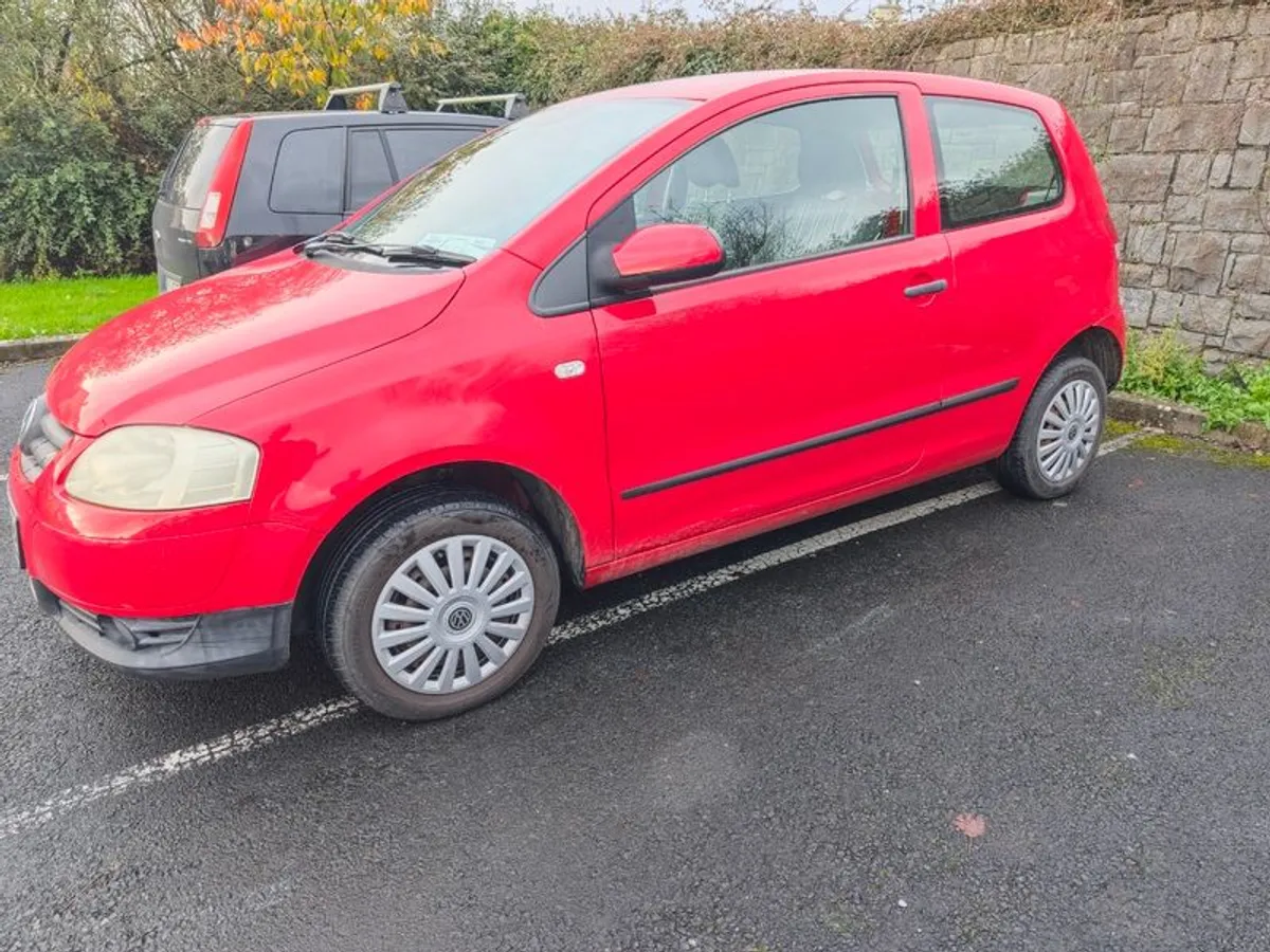 2008 Volkswagen Fox - Image 3