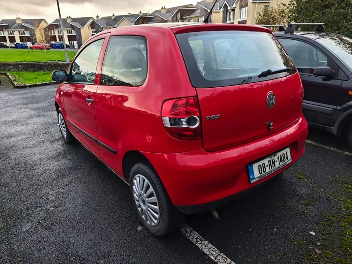 2008 Volkswagen Fox - Image 4