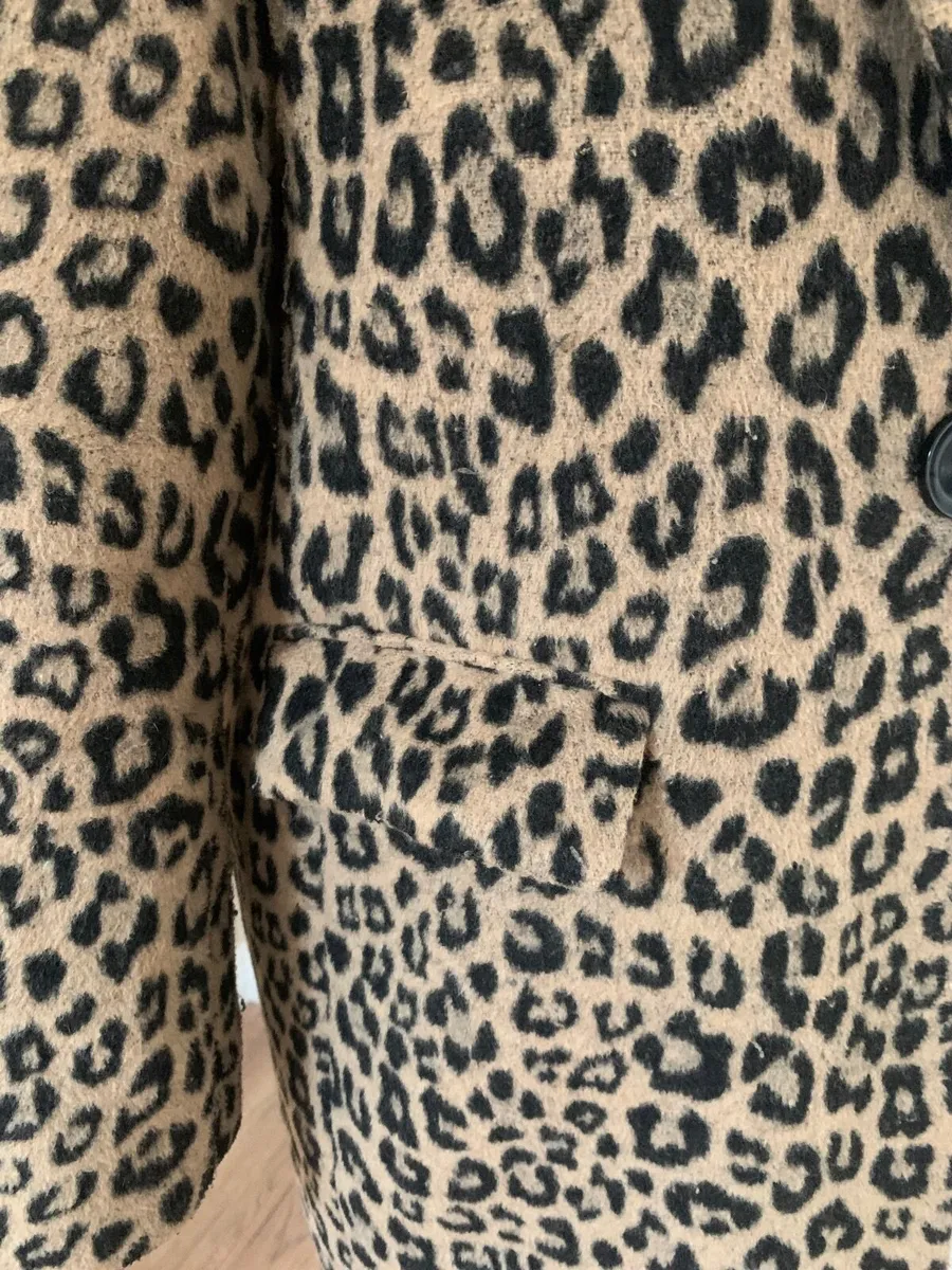 Ladies Leopard Print Coat - Image 3