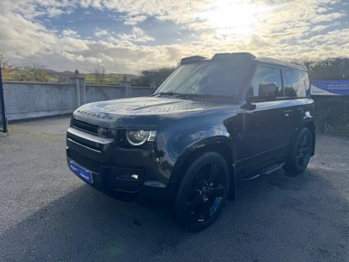 Landrover Defender 3.0 250PS X-Dynamic HSE 90 - Image 2