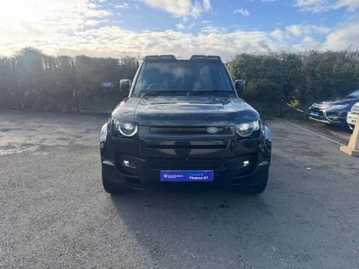 Landrover Defender 3.0 250PS X-Dynamic HSE 90 - Image 3