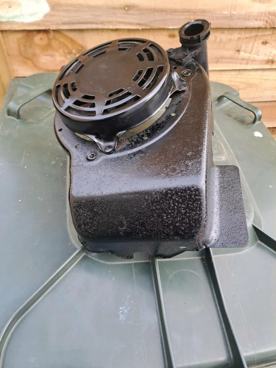 Briggs  and  stratton  recoil starter - Image 1