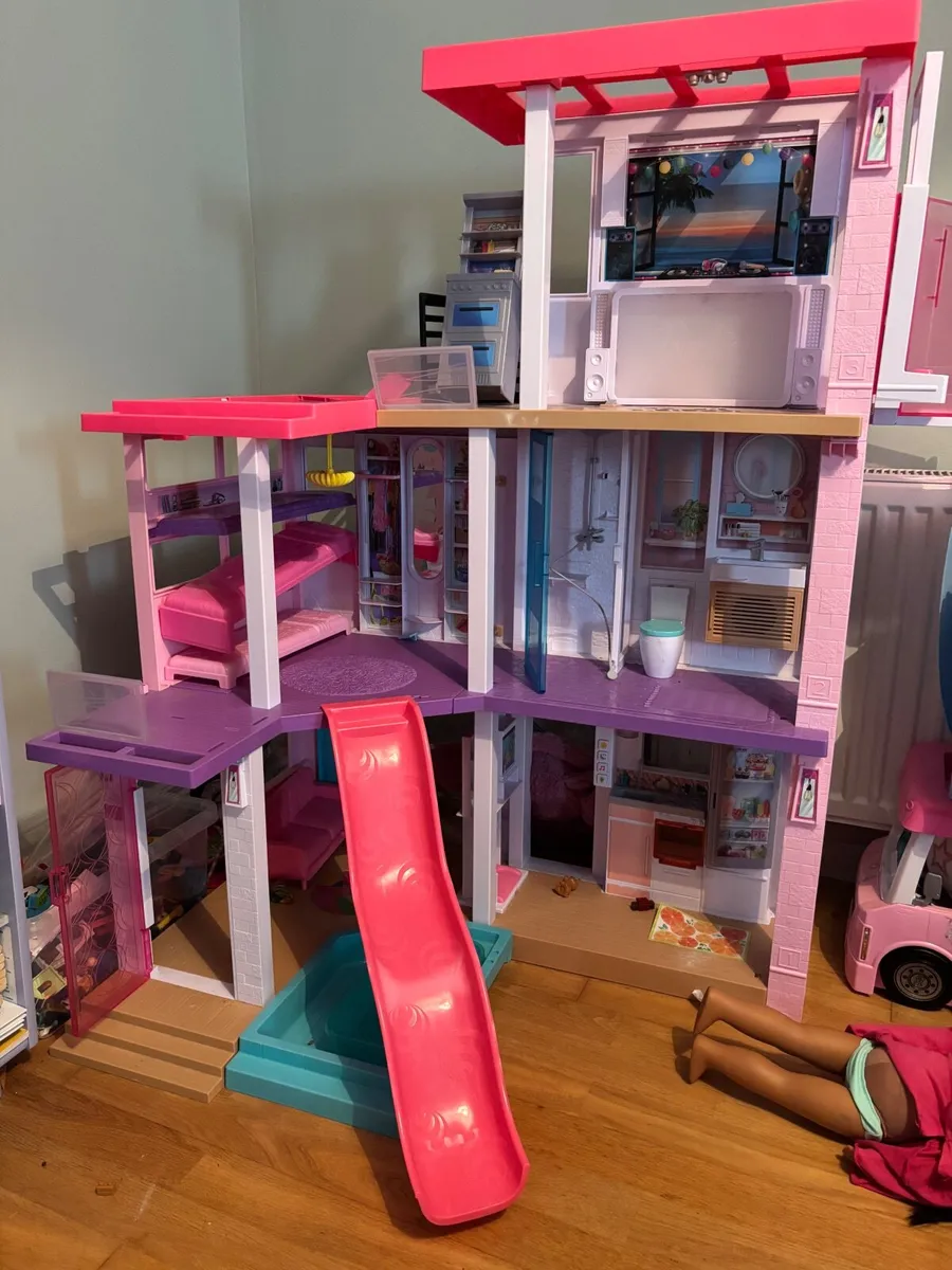 Barbie Dream House - Image 1