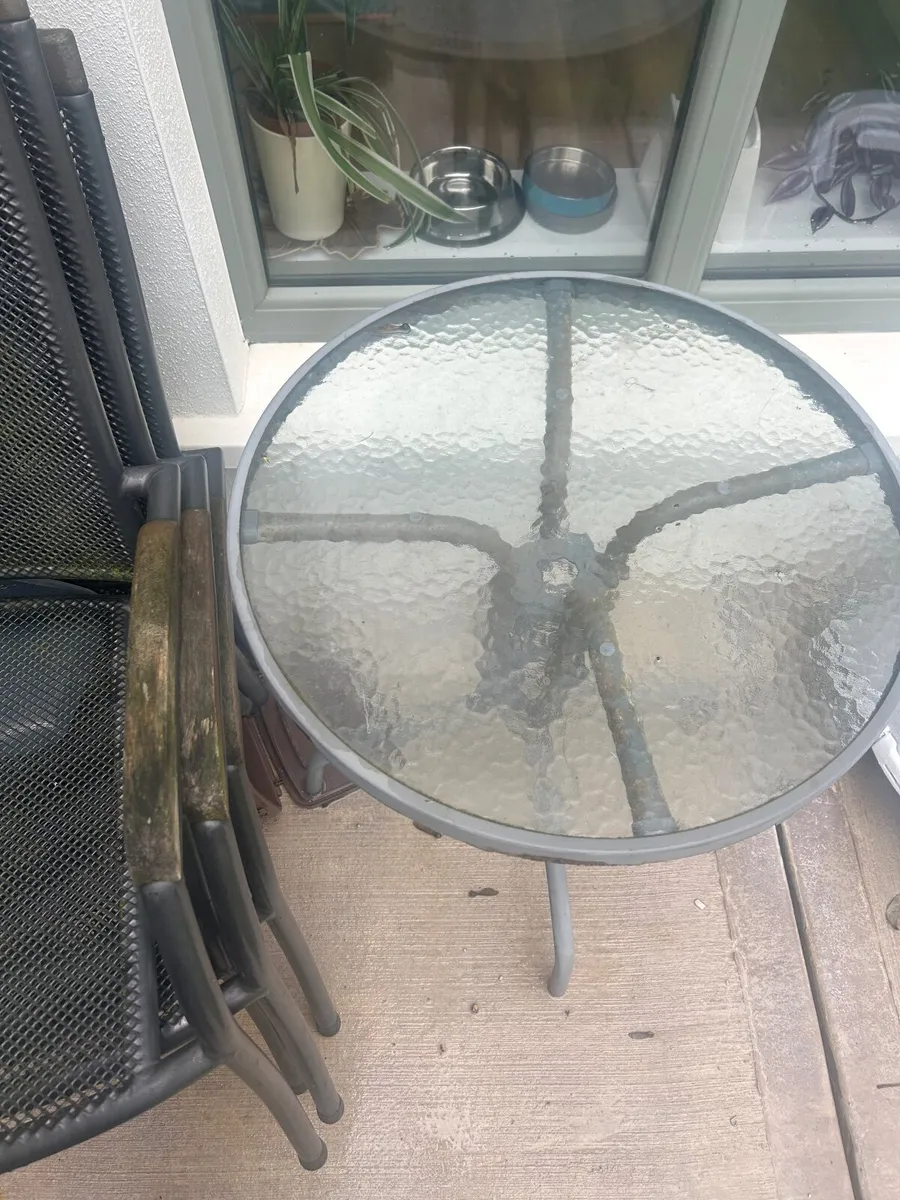 Garden table and chairs - Image 3