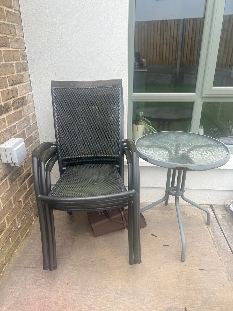 Garden table and chairs - Image 4