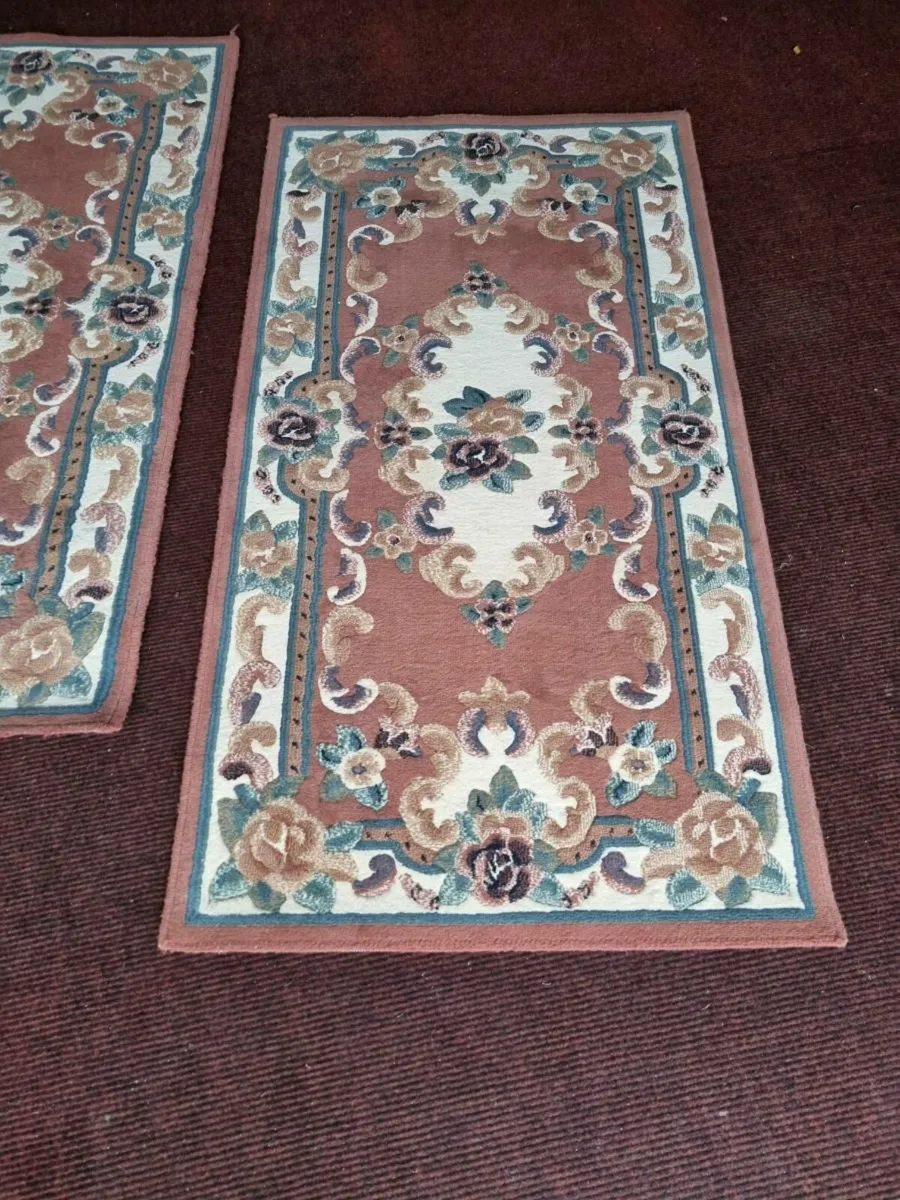 2 Oriental Carpet Rugs  5' x 32" - Image 2