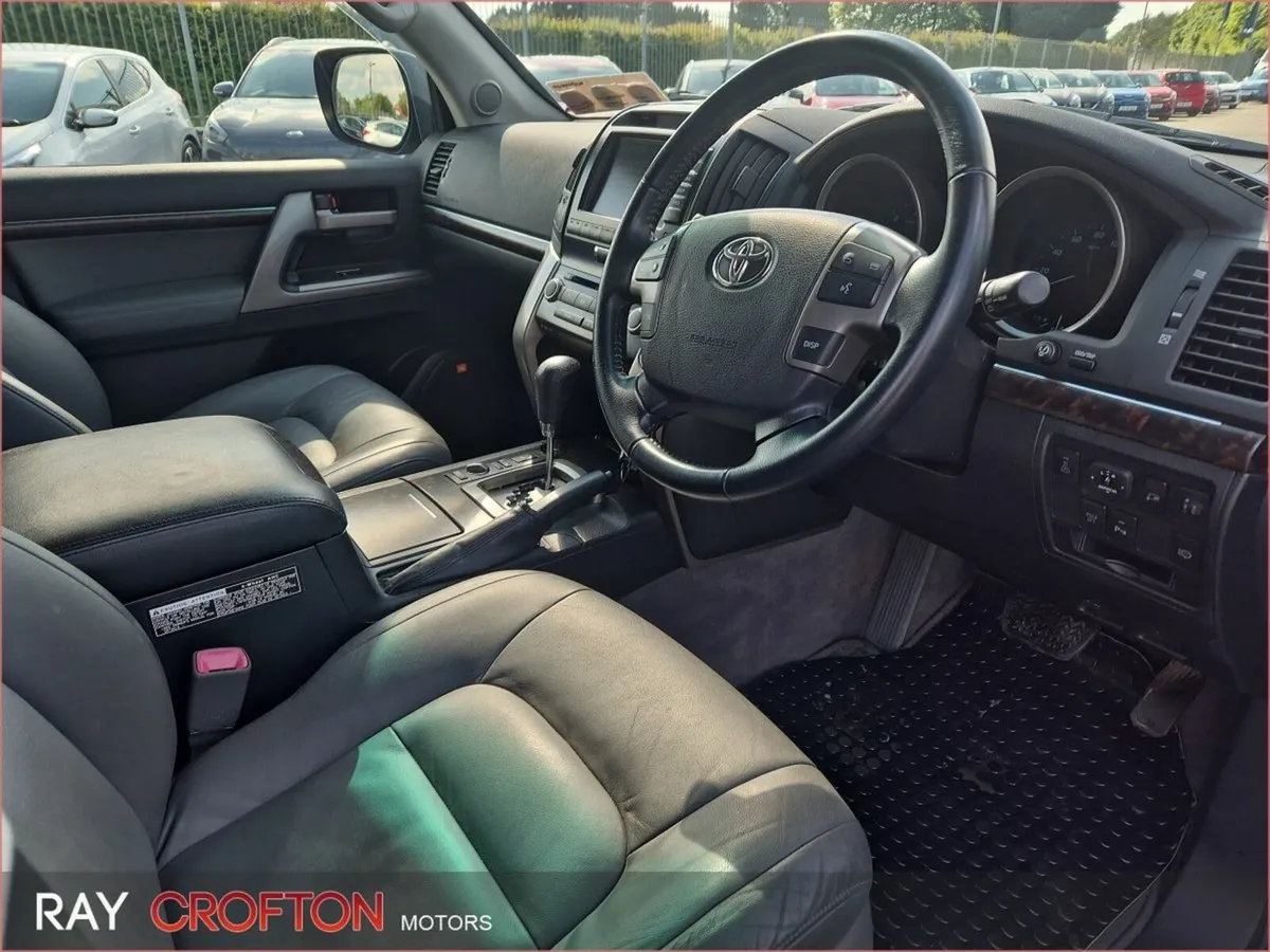 Toyota Land Cruiser LANDCRUISER    V8 D4D 05DR A - Image 3