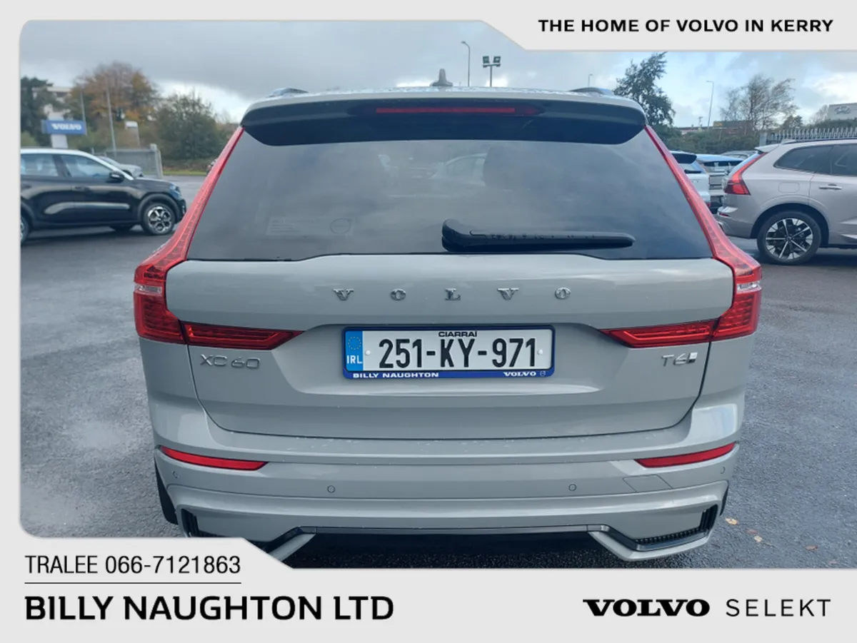 Volvo XC60 T6 PHEV PLUS DARK AWD - Image 2