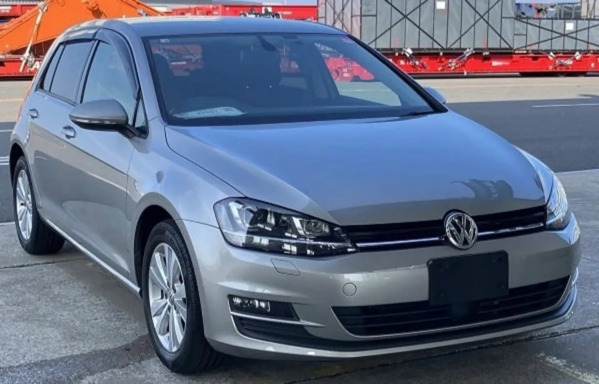 🚘 Volkswagen Golf 1.2 TSI BM technology• 2015 • - Image 2
