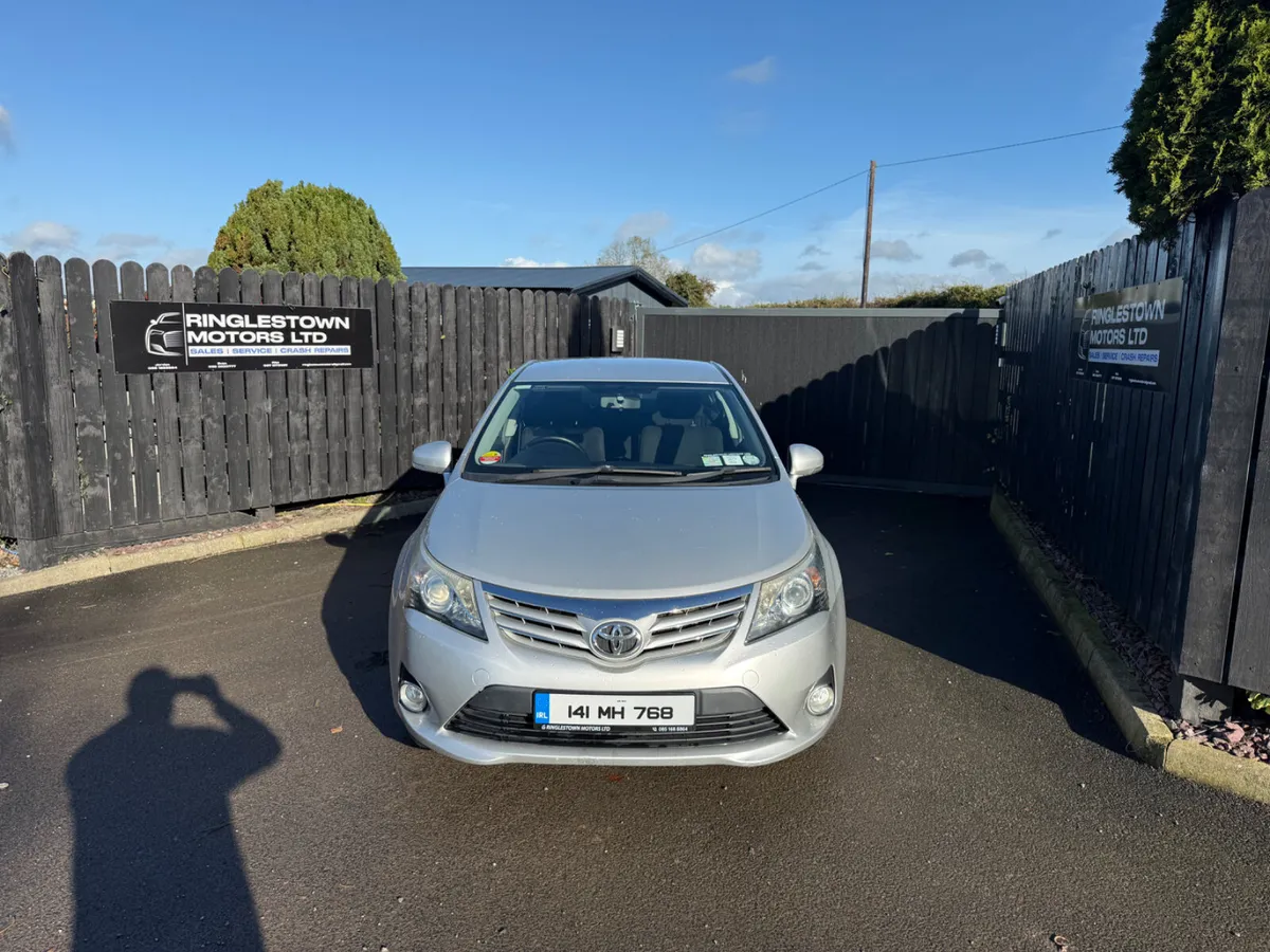 Low Mileage Toyota Avensis 2014 - Image 2