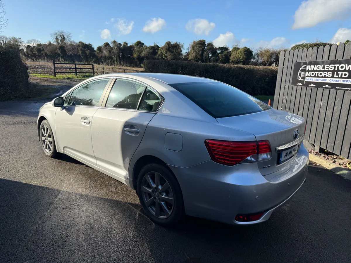 Low Mileage Toyota Avensis 2014 - Image 4