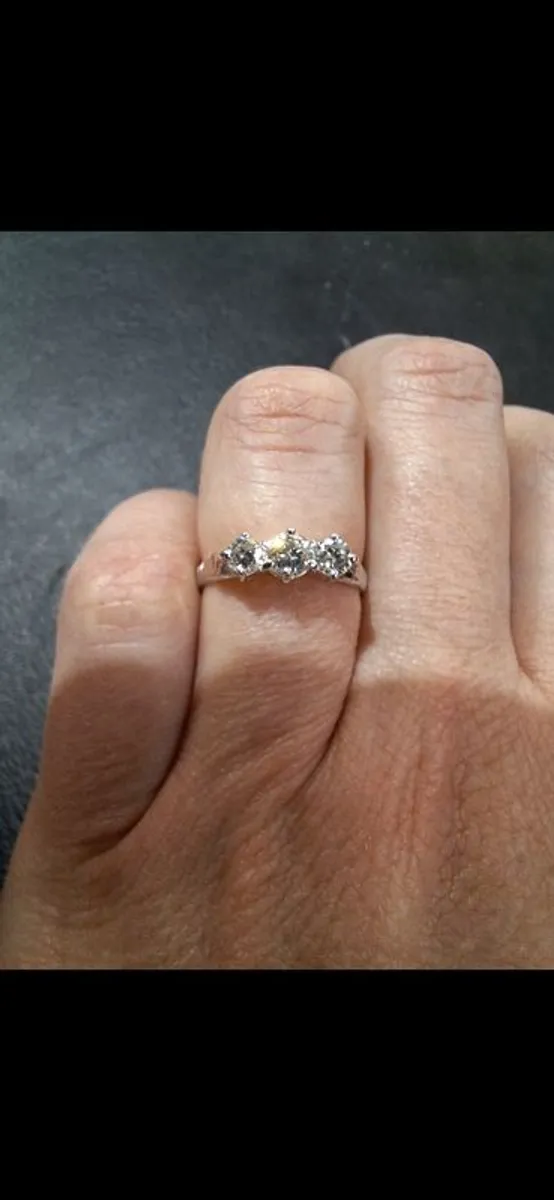 Engagement ring - Image 1