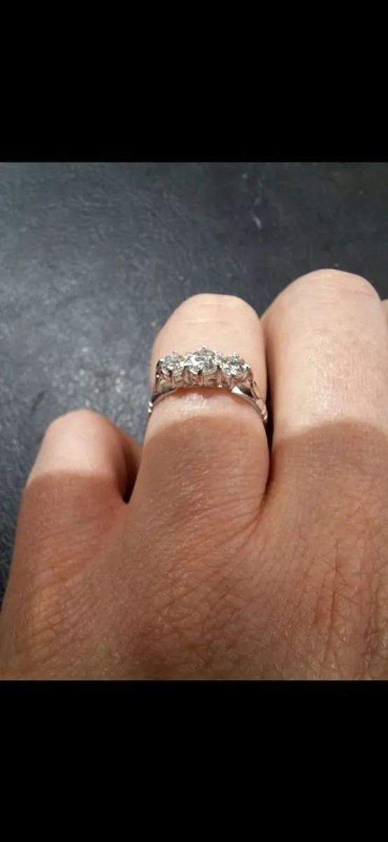 Engagement ring - Image 3