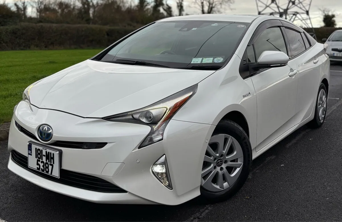 🔥2018 Toyota Prius ///S Safety Plus/// - Image 1