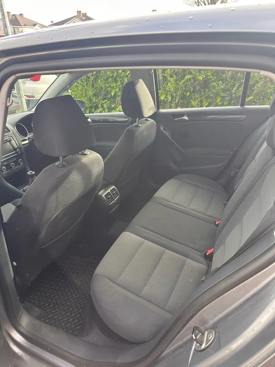 Volkswagen Golf 2012 1.6 TDI - Image 4