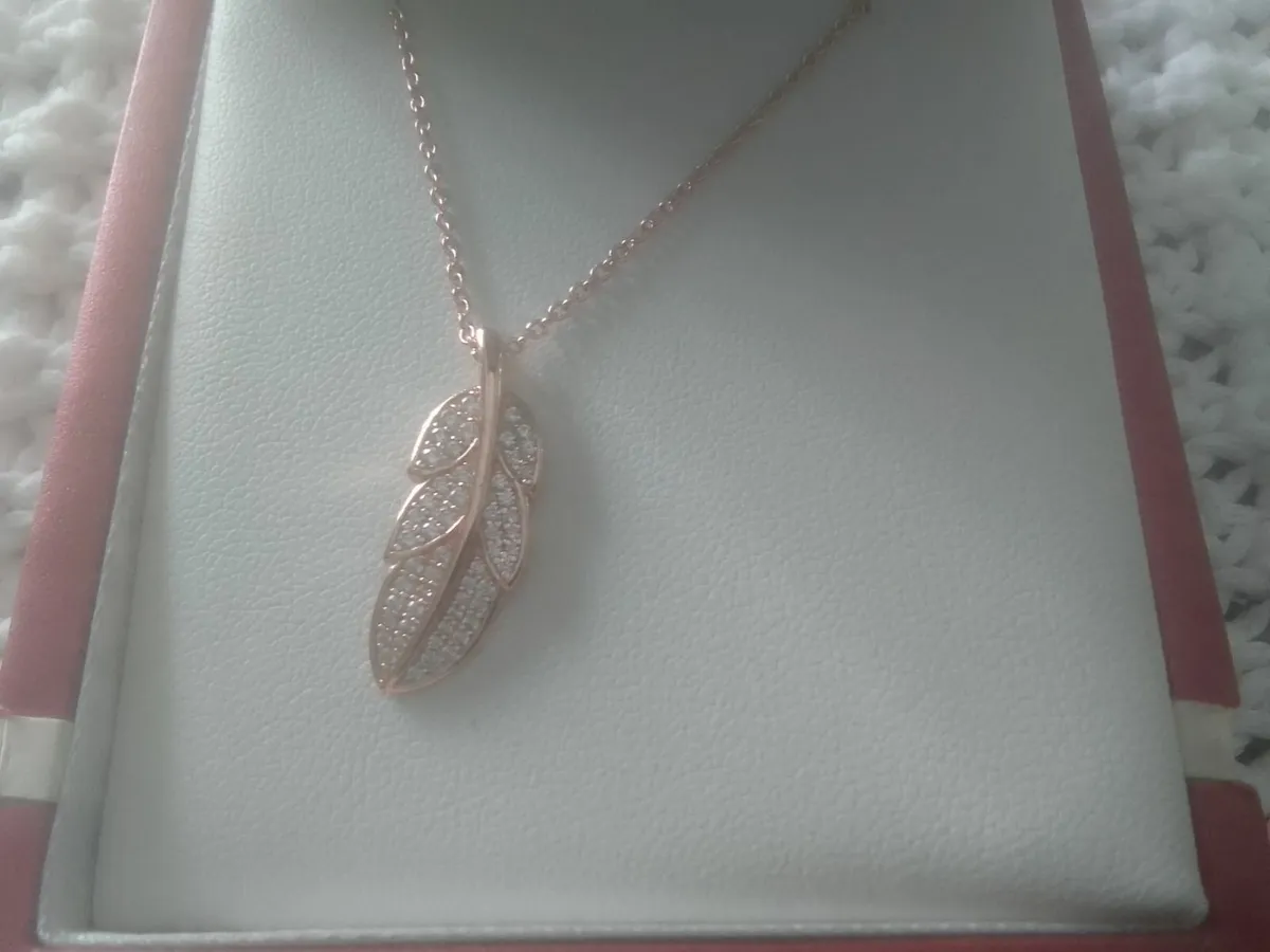 Stg silver/rose gold diamond pave leaf pendant new - Image 2