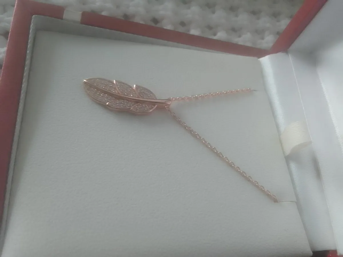 Stg silver/rose gold diamond pave leaf pendant new - Image 3