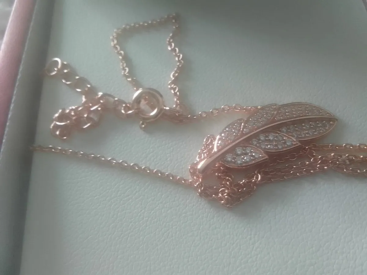 Stg silver/rose gold diamond pave leaf pendant new - Image 4