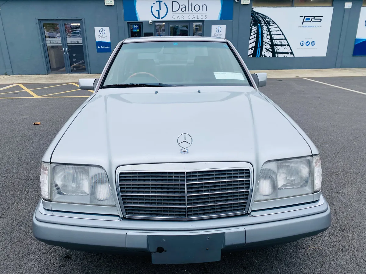 MERCEDES E320 AUTOMATIC PETROL - Image 3